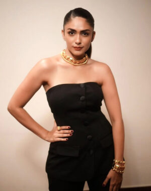 Mrunal Thakur opens up her discomfort with intimate scenes | The Pioneer