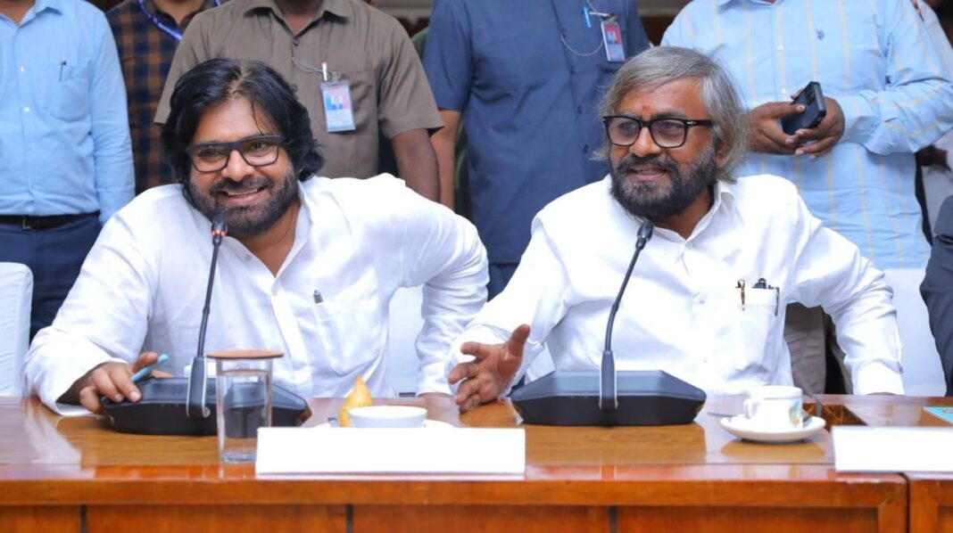 AP DY CM WITH KHANDRE